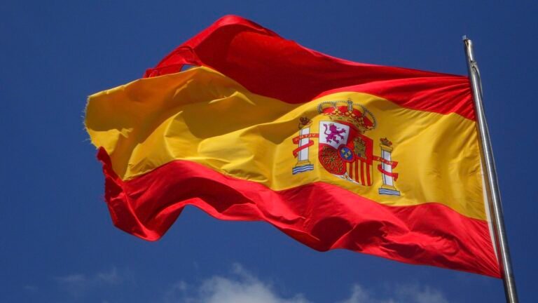 España se queda sin ‘Golden Visa’: ‘la vivienda debe ser un derecho, no un negocio’