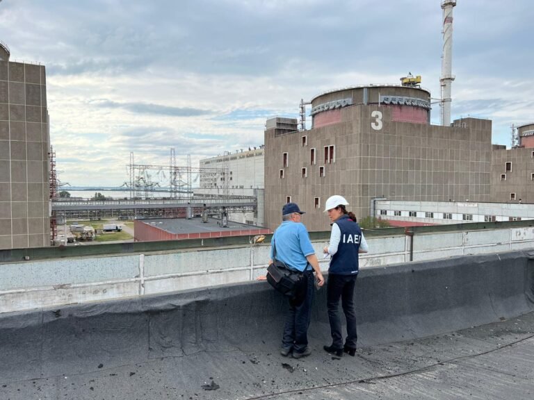 OIEA alerta que ataques a la central de Zaporiyia elevan riesgo de un accidente nuclear