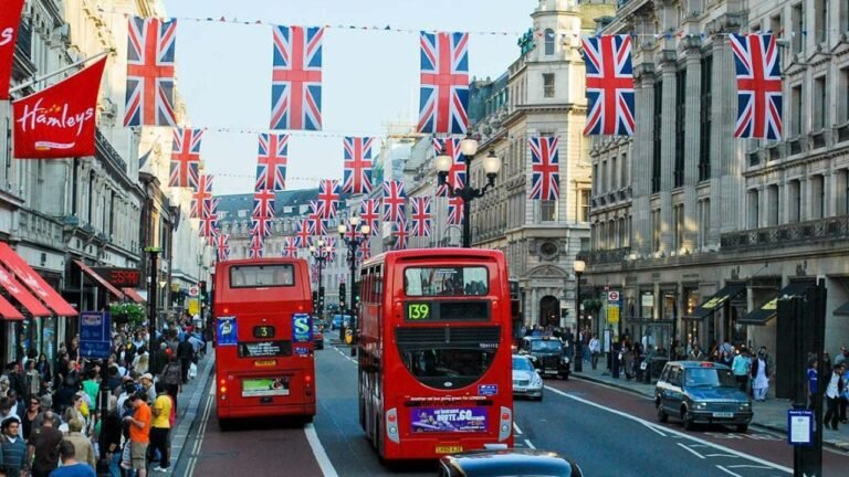 Economía británica sale de la recesión con un crecimiento del 0.6 % el primer trimestre