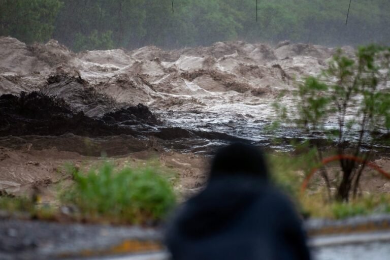 México descarta riesgos por tormenta tropical Beryl; espera lluvias fuertes en 29 estados