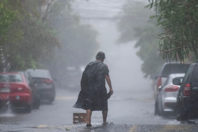 Prevén lluvias intensas en siete estados de México por distintos fenómenos