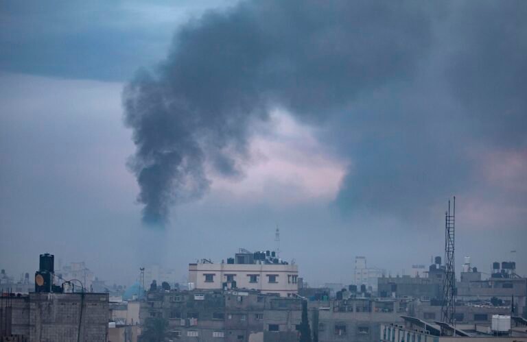 Registran 40 muertos tras ataque a escuela en Gaza; según Israel el objetivo era Hamás