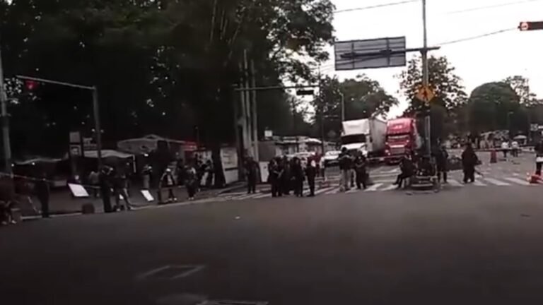 Trabajadores de limpieza del IPN liberan bloqueos en CDMX