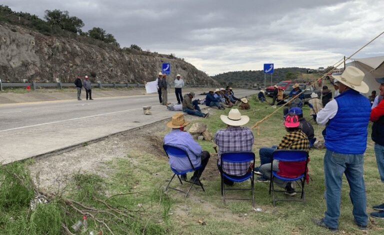 “Que se acomoden bien ahí”: AMLO a ejidatarios que bloquean el Arco Norte