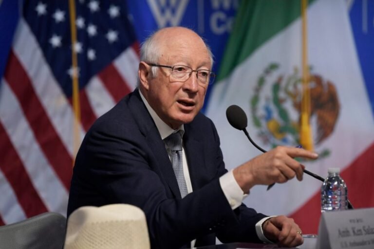 “Sí hemos tenido comunicación con la FGR”, dice Ken Salazar sobre detención de ‘el Mayo’