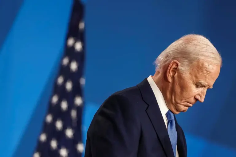 Biden mantiene un perfil bajo mientras EU elige a su sucesor