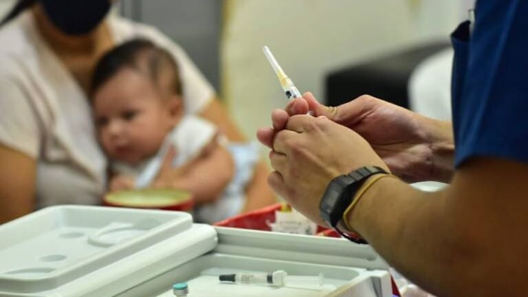 IMSS llama a vacunar a niños contra la poliomielitis