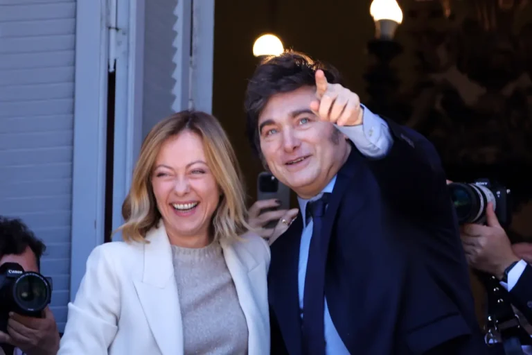 Javier Milei recibe a la primer ministra italiana Giorgia Meloni en la Casa Rosada