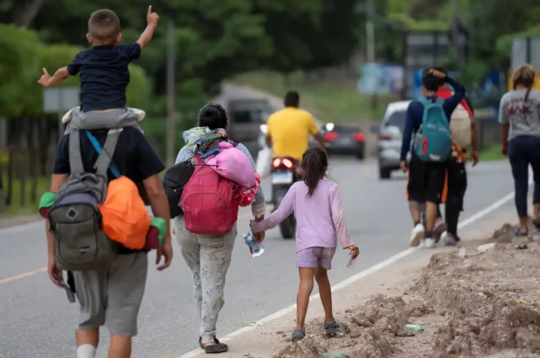 Migrantes de Arizona están en alerta por Trump y nueva ley estatal