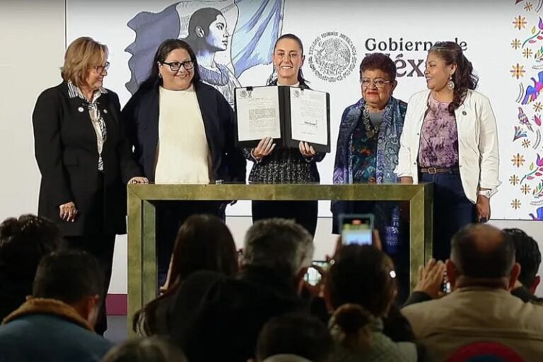 “Mujeres ya estamos en la Constitución”: Sheinbaum firma decreto de igualdad sustantiva