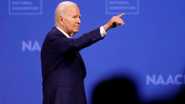 “Nadie” detendrá la transición energética, afirma Joe Biden 