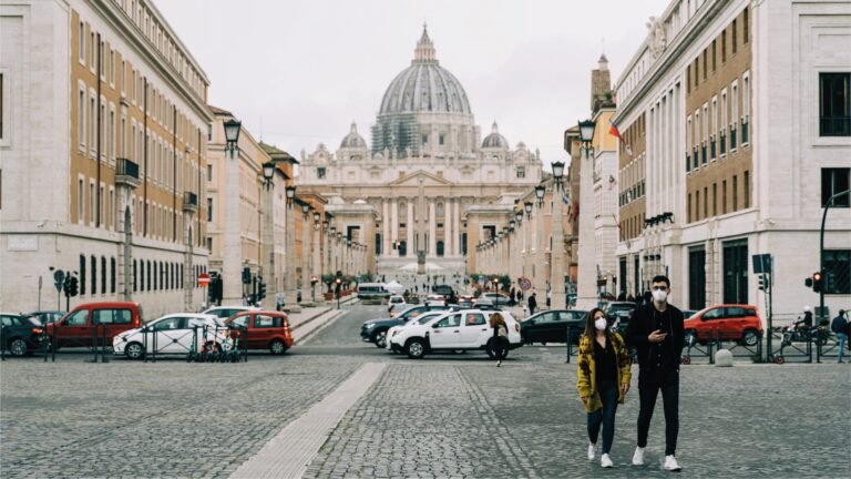 Vaticano estudia tipificar el ‘abuso espiritual’ como nuevo delito católico