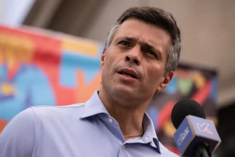 Fiscal de Venezuela pide orden de arresto y notificacion contra opositor Leopoldo López