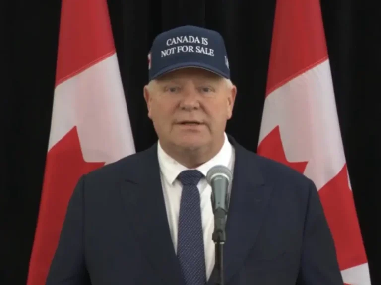 Gorra con lema ‘Canadá no está en venta’ se hace viral tras amenazas de Trump