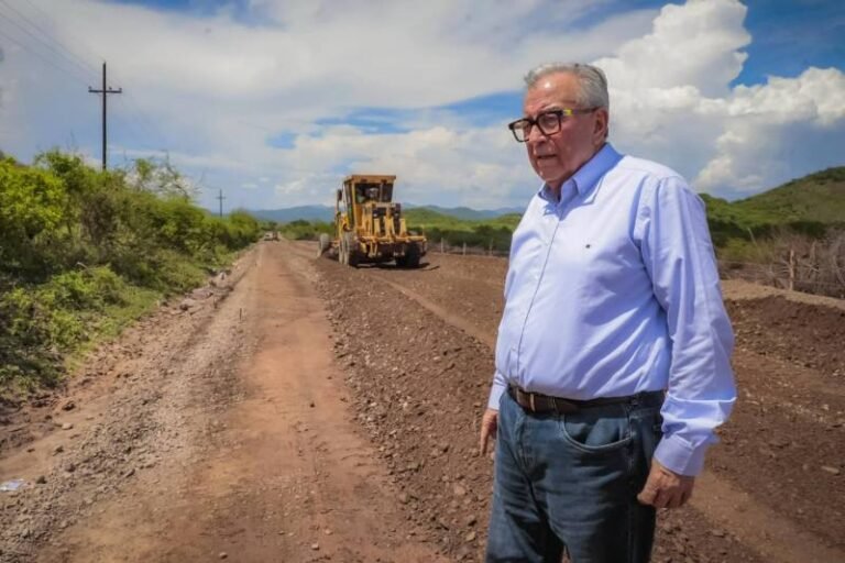 Pueblo quita y pone a gobernadores, no la presidenta: Sheinbaum sobre críticas a Rubén Rocha en Sinaloa