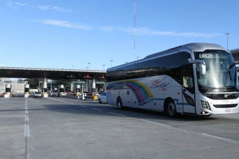 Se mantienen descuentos a estudiantes y maestros en autotransporte y ferrocarril