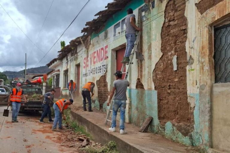 Suspenden clases en Coalcomán, Michoacán, tras sismo del domingo