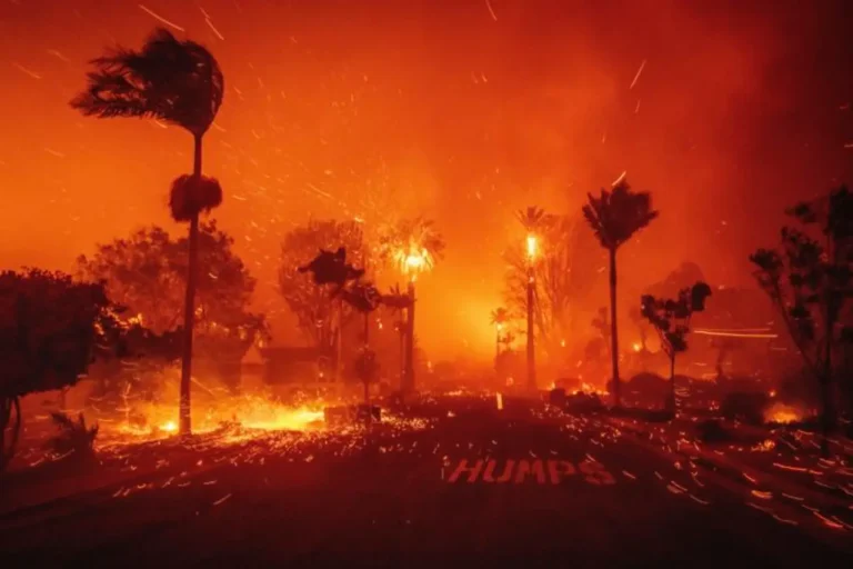 Trump planea ir a Los Ángeles en su primera semana para ver la zona afectada por el fuego