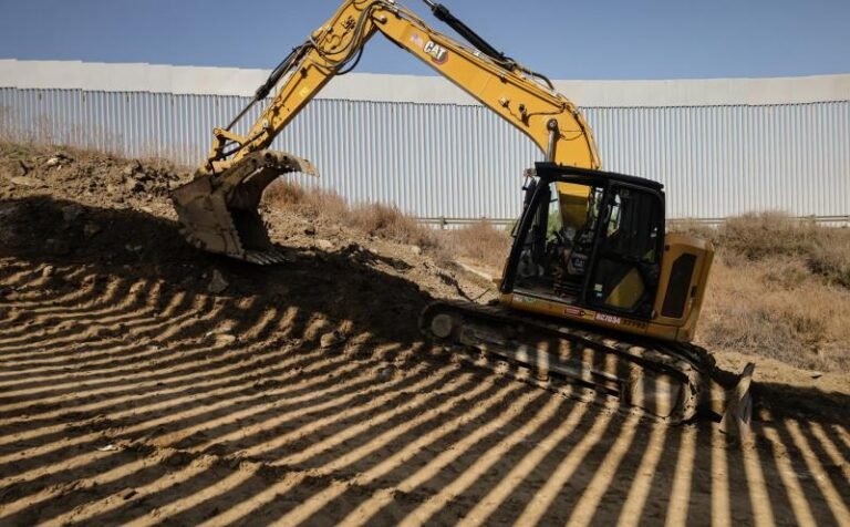 Gobierno de Trump retoma la construcción del muro en frontera con Tijuana