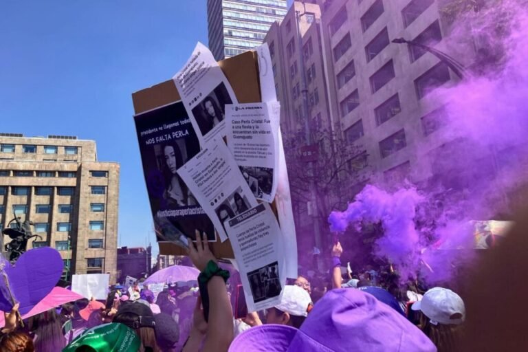 Mujeres marchan por el 8M en la Ciudad de México Mujeres marchan por el 8M en la Ciudad de México